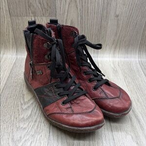 Remonte Women's Red and Black Lace-Up Boots